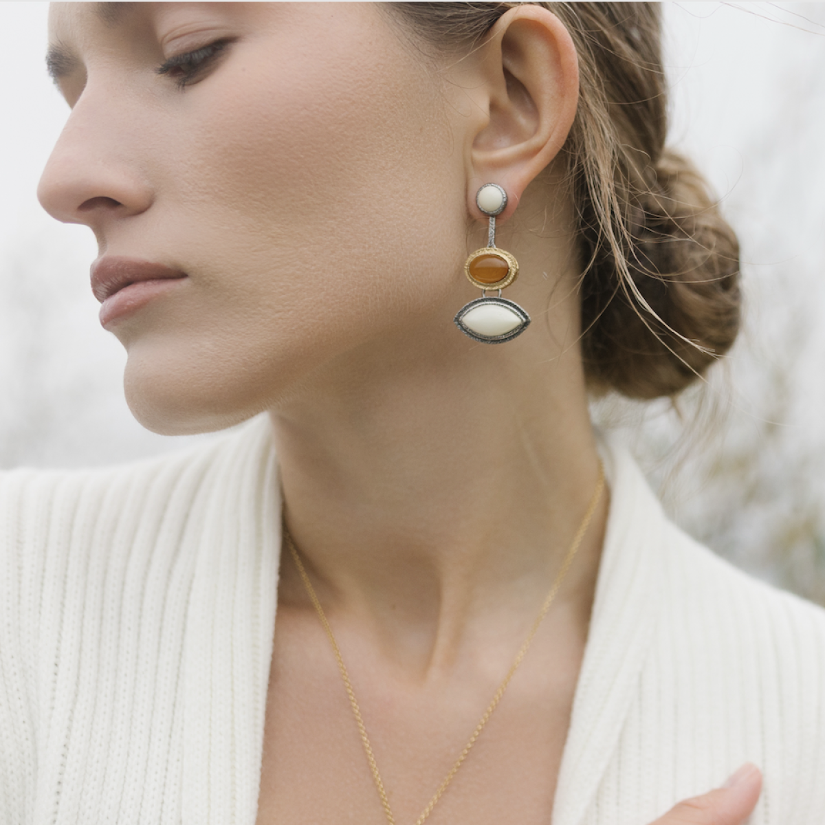 Silver earrings with amber E30022FO Silver earrings with amber E30022FO