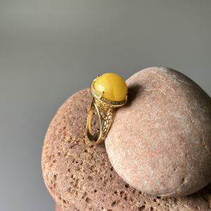 Кольцо серебряное с янтарём R000025ZM