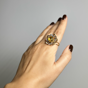 Кольцо серебряное с янтарём R000029ZK Кольцо серебряное с янтарём R000029ZK