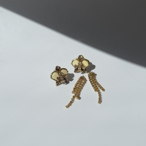 Серебряные серьги с янтарём E9226ZM