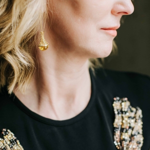 Серебряные серьги с янтарём E000025ZK