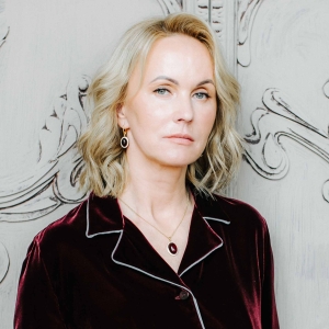 Серебряные серьги с янтарём E000028-1ZK