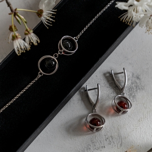 Браслет серебряный с янтарём W10006-1RV