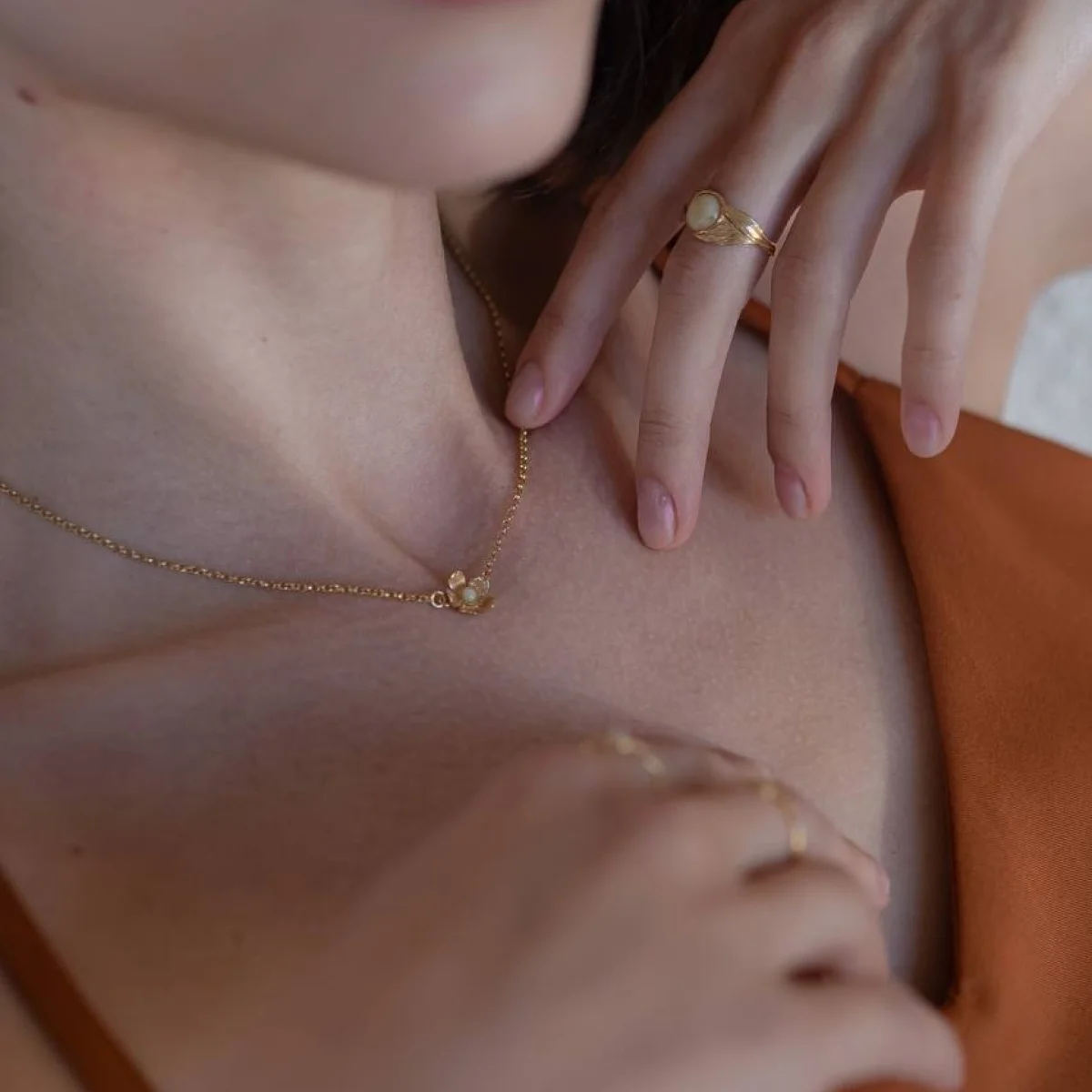 Колье серебряное с янтарём N20005ZM Колье серебряное с янтарём N20005ZM