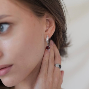 Серебряные серьги с янтарём E20009RV