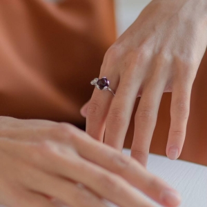 Кольцо серебряное с янтарём R9221RV