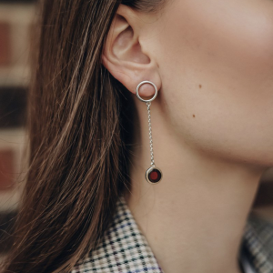 Серебряные серьги с янтарём E9281RV