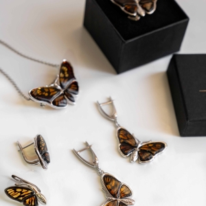 Серебряные серьги с янтарём E9150-1RO