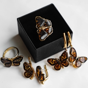 Серебряные серьги с янтарём E9152ZO