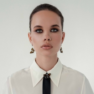 Серебряные серьги с янтарём E9155-1RO