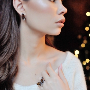 Серебряные серьги с янтарём E9150RO