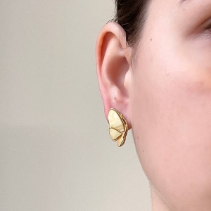 Серебряные серьги с янтарём E9150ZM