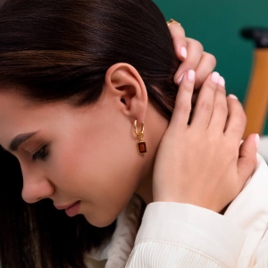 Серебряные серьги с янтарём E26037ZK Серебряные серьги с янтарём E26037ZK