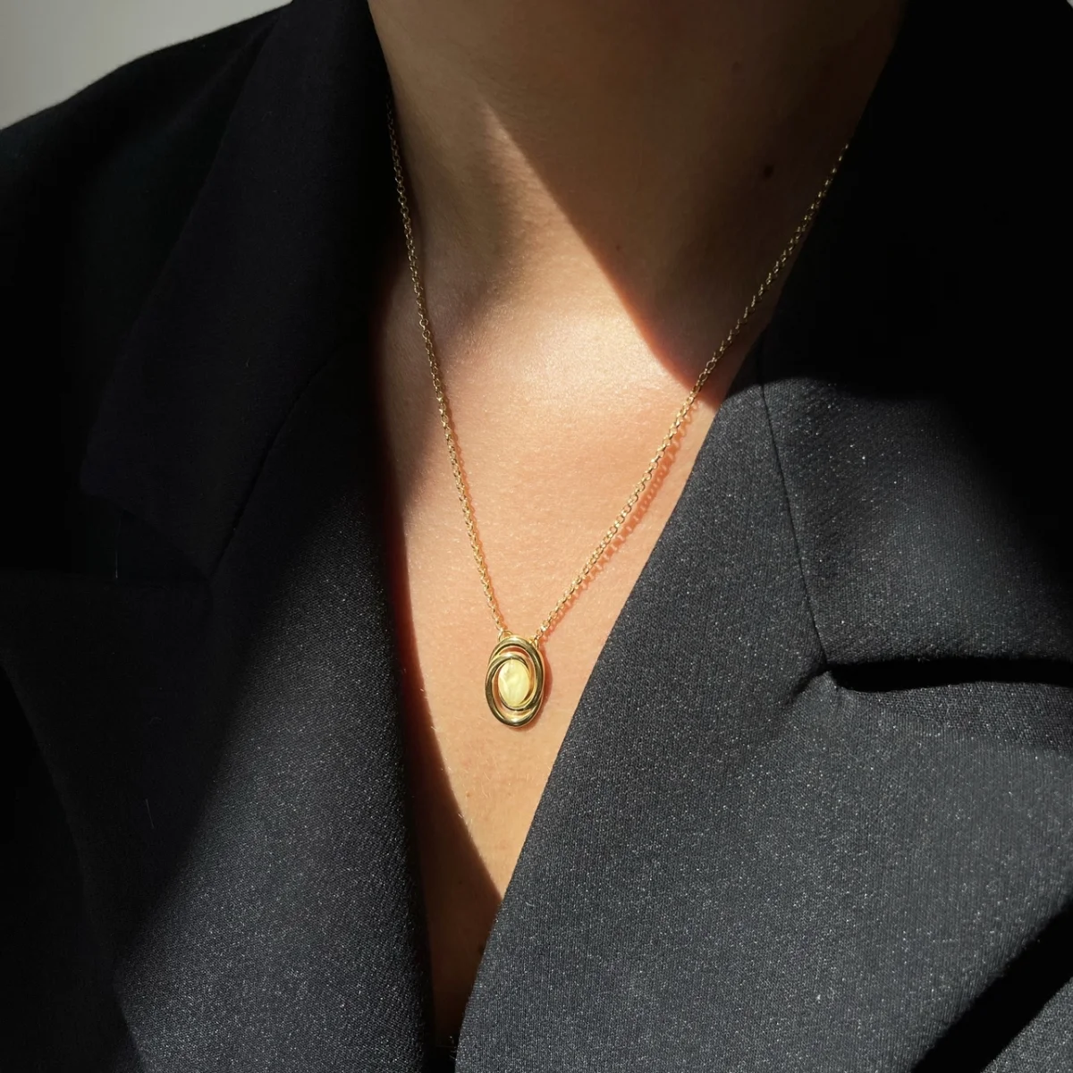 Колье серебряное с янтарём N20041ZM Колье серебряное с янтарём N20041ZM