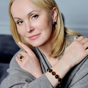 Серебряные серьги с янтарём E000003ZK