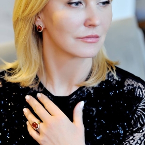 Серебряные серьги с янтарём E000028ZK Серебряные серьги с янтарём E000028ZK