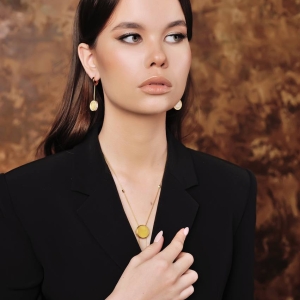 Серебряные серьги с янтарём E000035OM