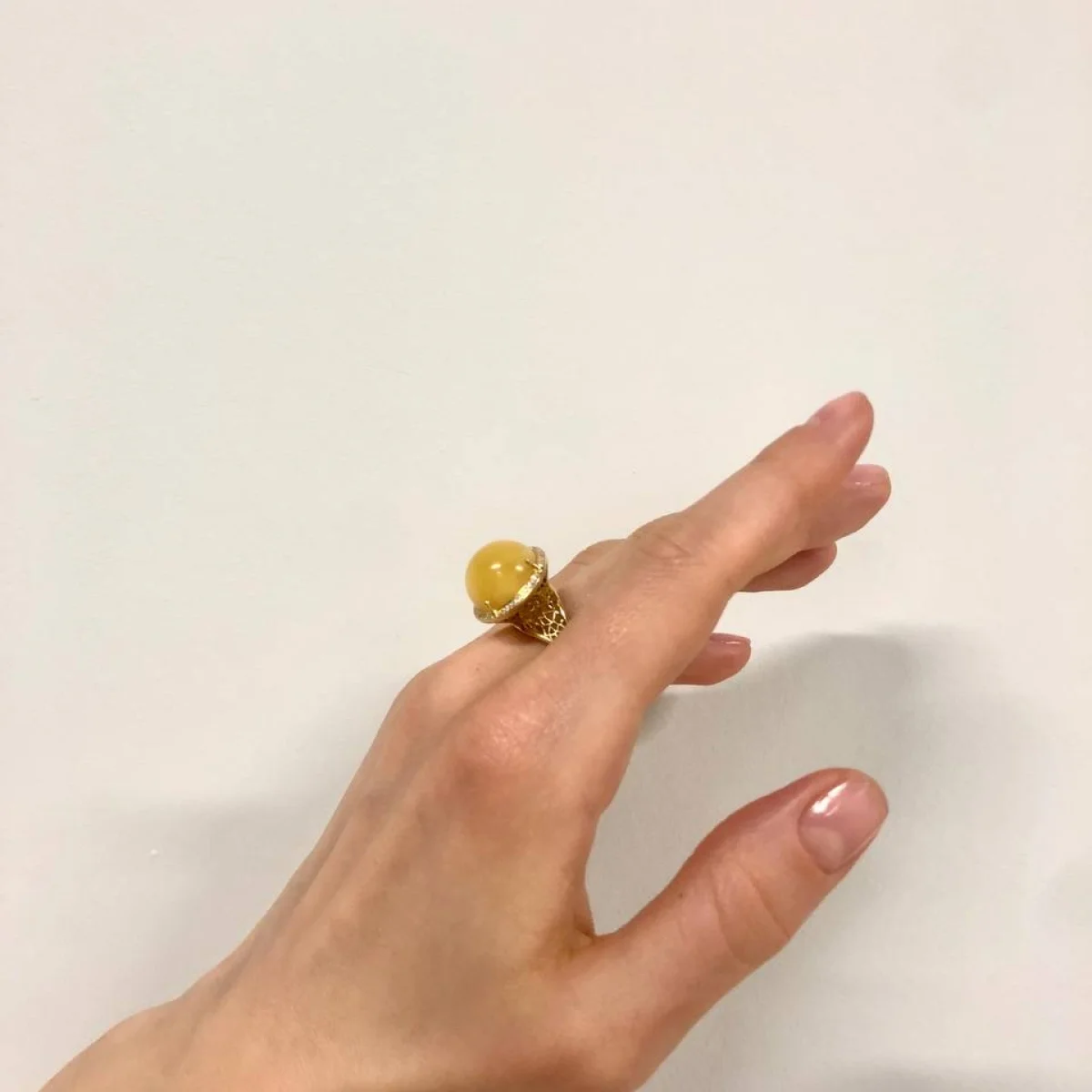 Кольцо серебряное с янтарём R000025ZM Кольцо серебряное с янтарём R000025ZM