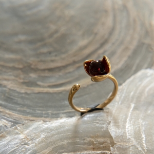 Кольцо серебряное с янтарём R10001ZK