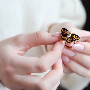 Кольцо серебряное с янтарём R9155ZO Кольцо серебряное с янтарём R9155ZO