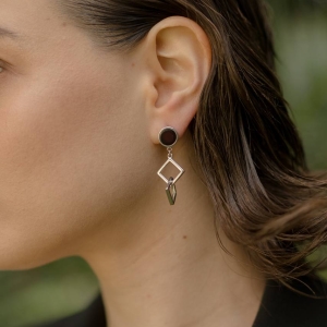 Серебряные серьги с янтарём E9195RV