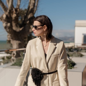 Серебряные серьги с янтарём E9187ZM